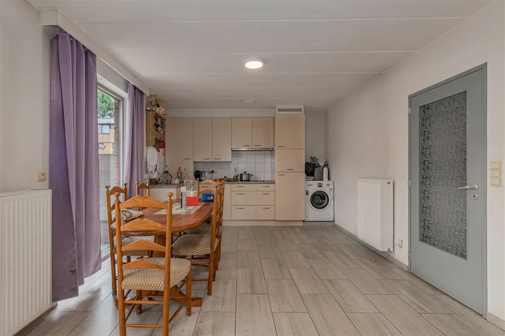 Söögituba - Bright 1-Bed Apartment with Garden in Merksem