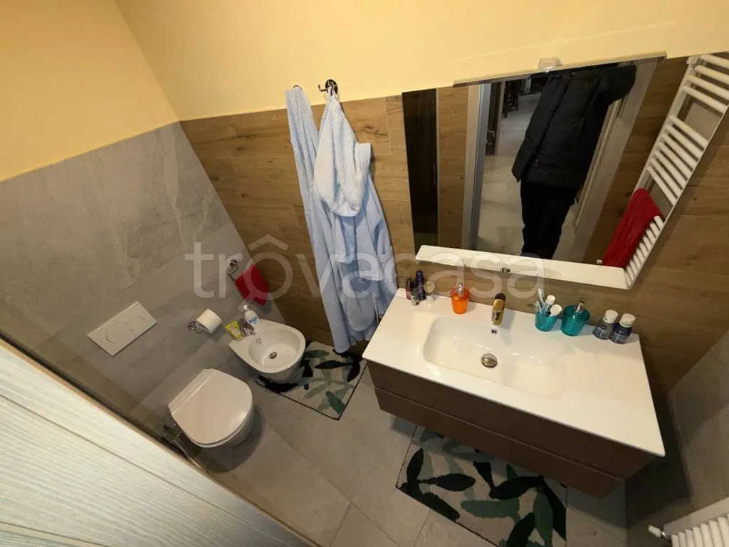 Salles de bain - Rustic Apartment with South-Facing Terrace in Bardonecchia