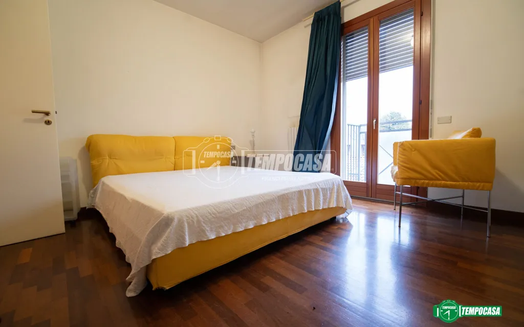 Chambres - Mansard Apartment with Balcony in Mariano Comense
