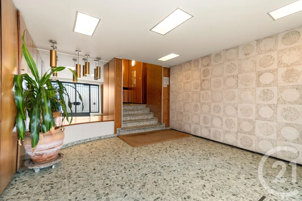 Ingresso - 2/3-Piece Apartment with Sacré-Cœur View in Montmartre