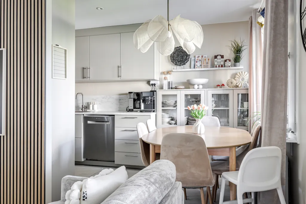 Söögituba - Renovated Apartment with Balcony in Brf Hilda