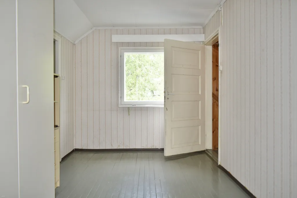 Toad - Demolished House with 2,000m² Plot in Kajaani
