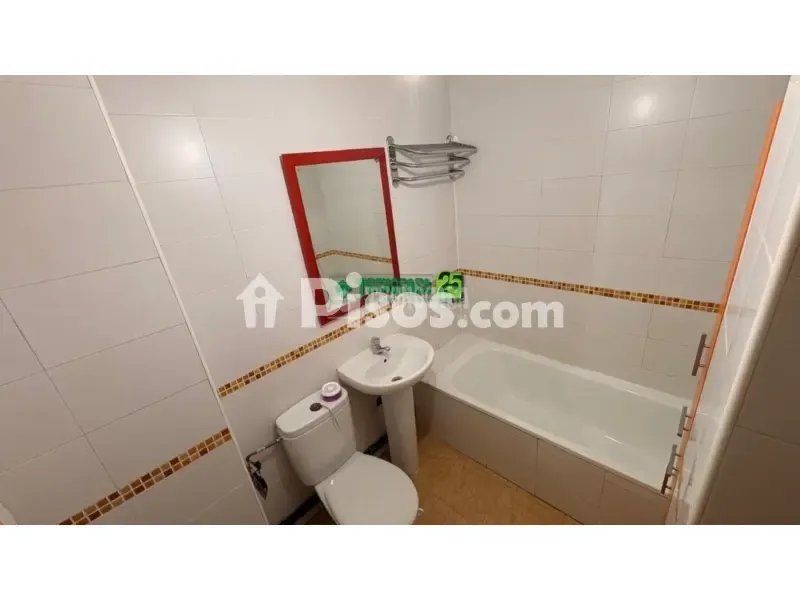 Salles de bain - Apartment with Patio in Yuncler