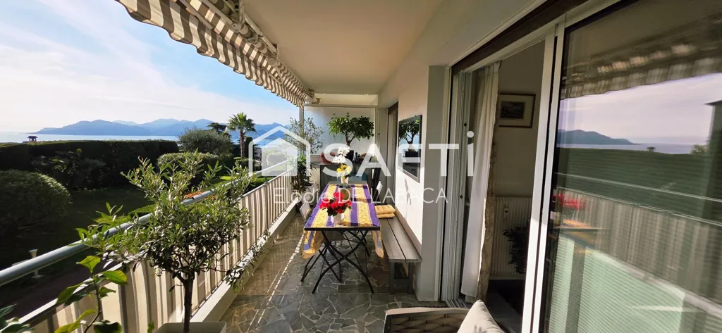 Rõdu - 5-Piece Apartment with Sea View in Cannes