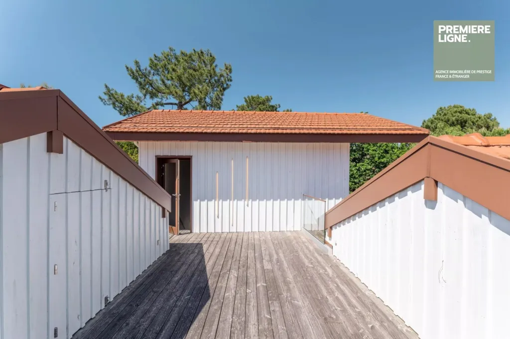 Terrass - Architect's Villa with Pool in Le Canon