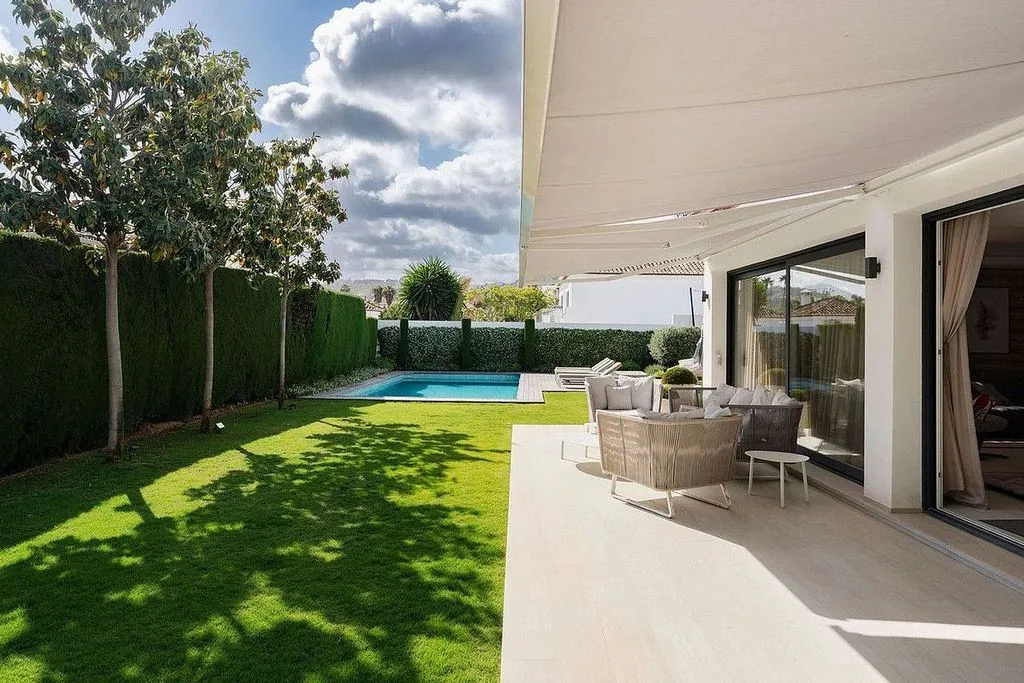 Piscine - Chalet with Pool and Terrace in Old Town