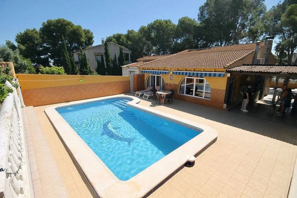 Piscine - Chalet with Pool in Los Balcones, Torrevieja