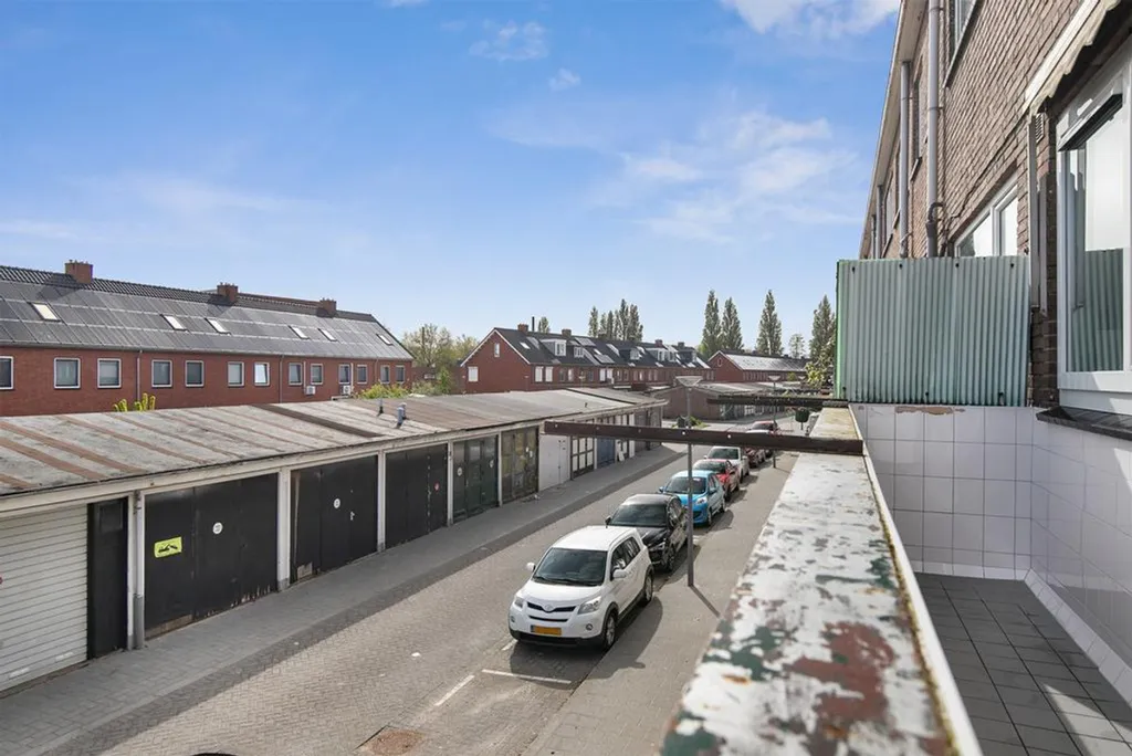 Välivaade - Two Maisonnettes with Separate Entrances in Rotterdam