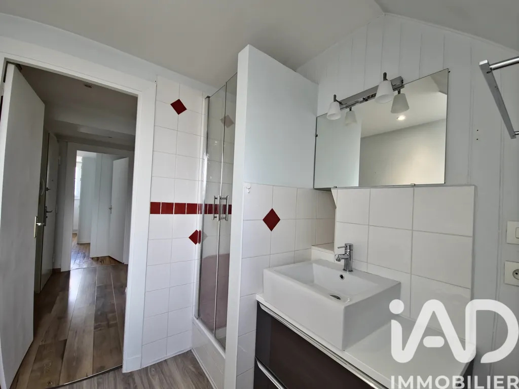 Vannitoad - Renovated 2-Bed Flat with City Centre View in Chambéry