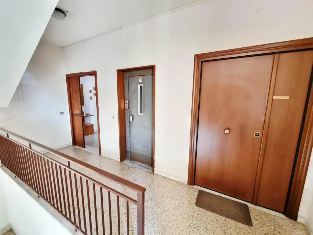 Esik - Apartment with Balcony in Central Montefalcione
