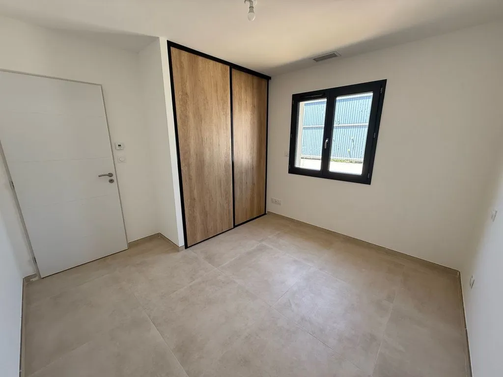 Pièces - Contemporary House with Pool Potential in Sérignan