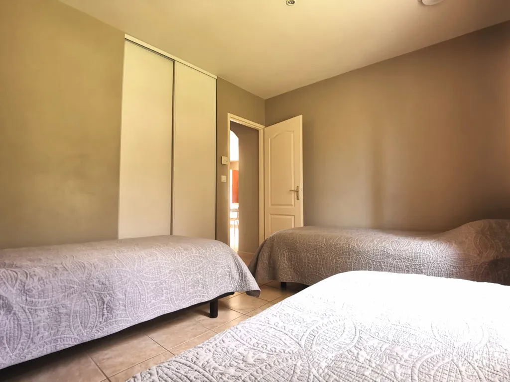 Chambres - Propriété avec 4 Gîtes et Piscine à Béziers