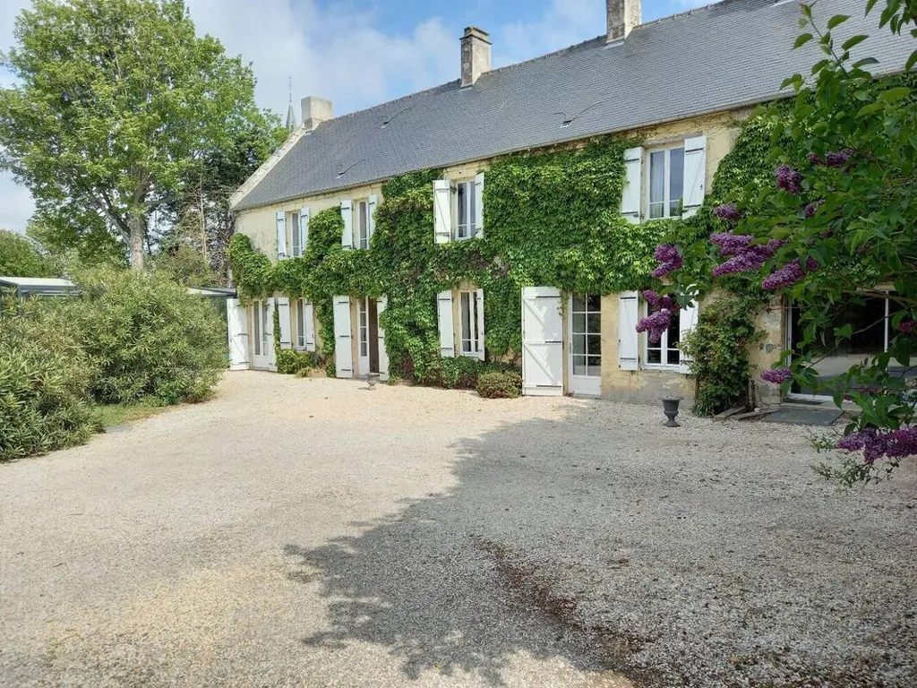 Maison 8 pièces à Rots