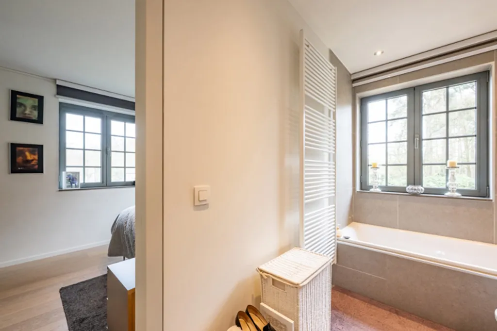 Vannitoad - Luxury Duplex Apartment with Terrace in Zoersel