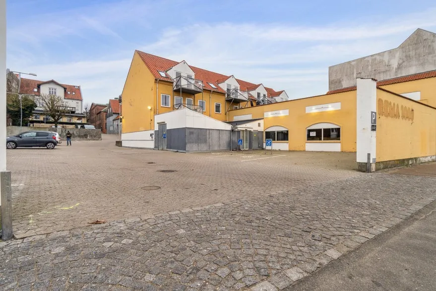 Extérieur - Central Retail Unit on Jernbanegade, Randers