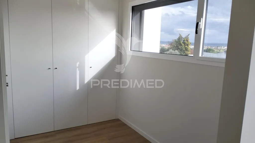 Chambres - Luxury Villa with Shared Pool in Entroncamento