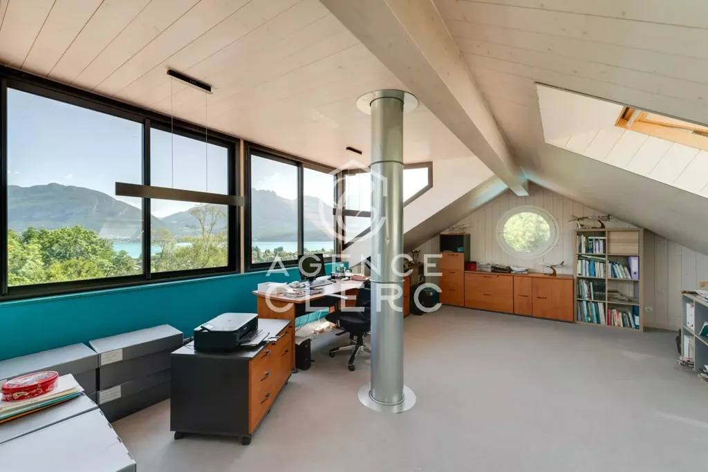 Bureau - Propriété Contemporaine avec Vue Lac à Sevrier