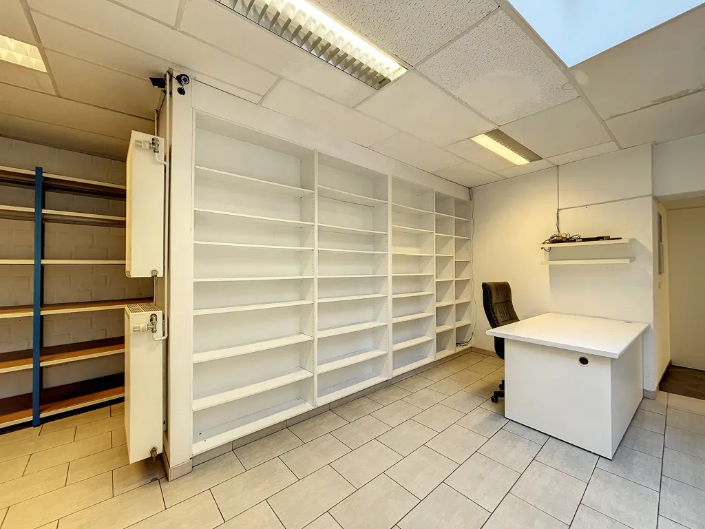 Bureau - Local Commercial avec Vitrine dans le Centre de Bruxelles