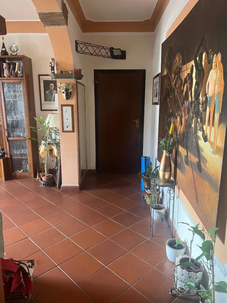 Esik - Quadrilocale with Terrace in Empoli