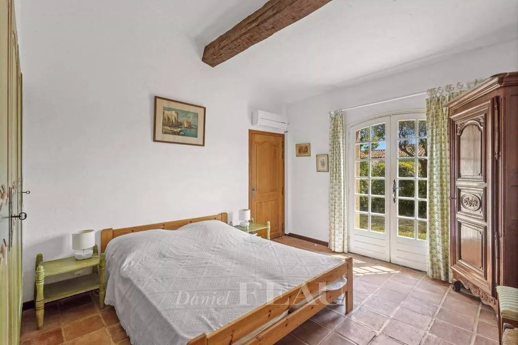 Chambres - Villa Luxueuse avec Piscine à Grimaud