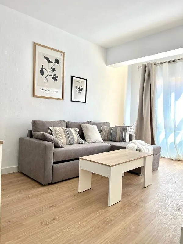 Séjour - Furnished Flat with Balcony in De Lepanto