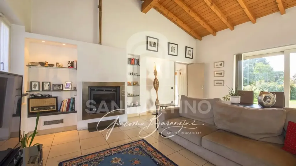 Séjour - Villa with Garden in Travedona-Monate