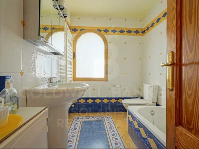Bathrooms - Traditional Villa with Panoramic Views in Javea