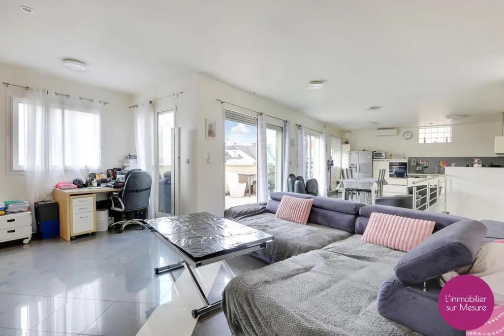 Living Room - House with Rooftop in Fontenay-sous-Bois