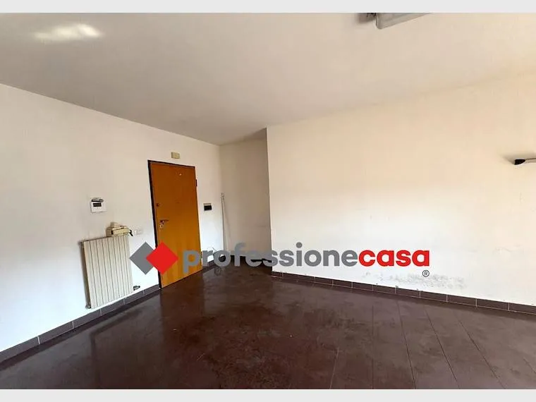 Stanze - Appartamento con doppia esposizione e terrazzo a Pomezia