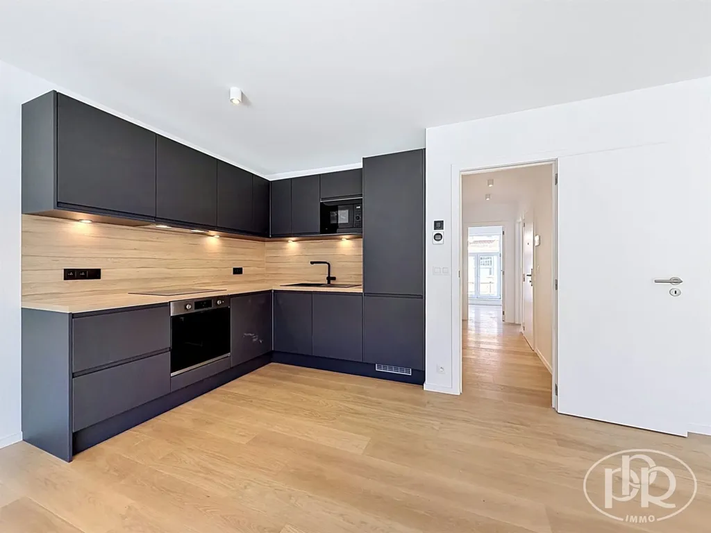 Köök - Modern Apartment with Terrace in City Centre