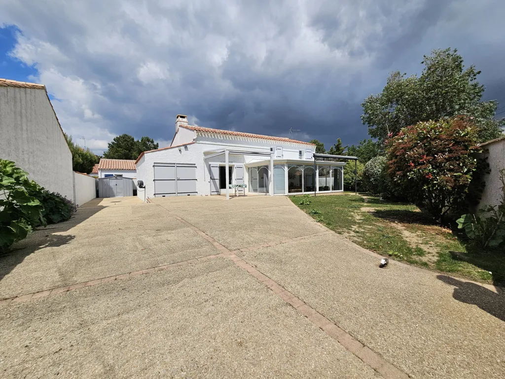 Exterior - House with Terrace near Town Centre