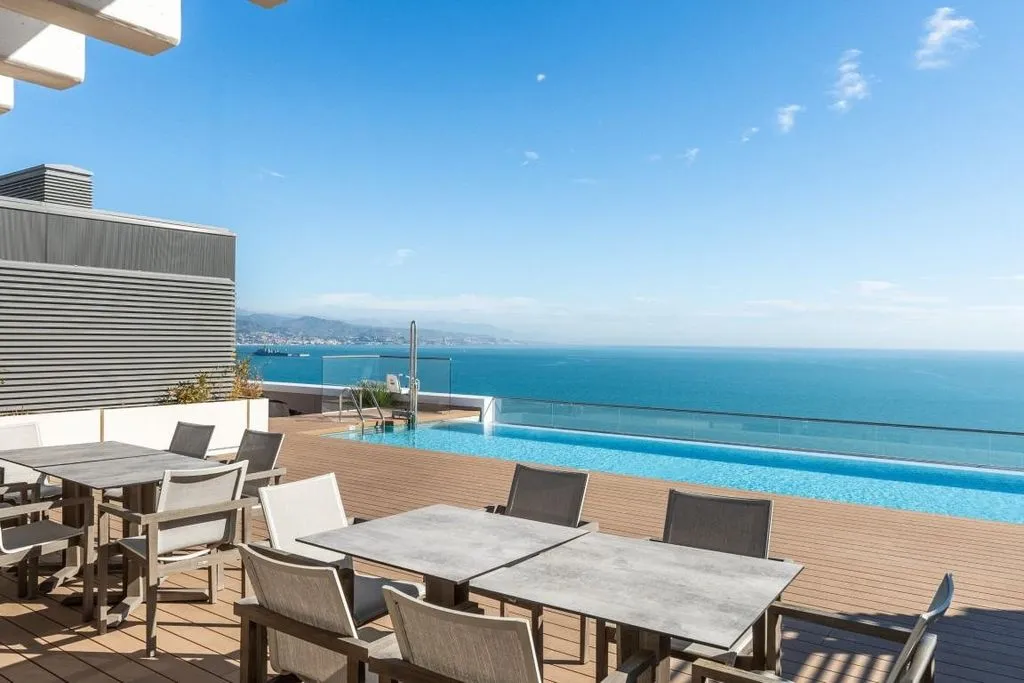 Pool - Luxury Beachfront Flat with Pool in Marbella