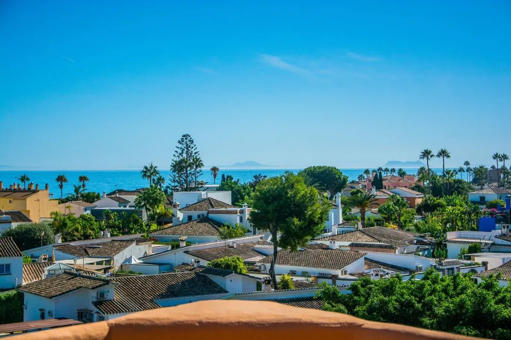 Balcon - Beachfront Penthouse with Jacuzzi in Estepona