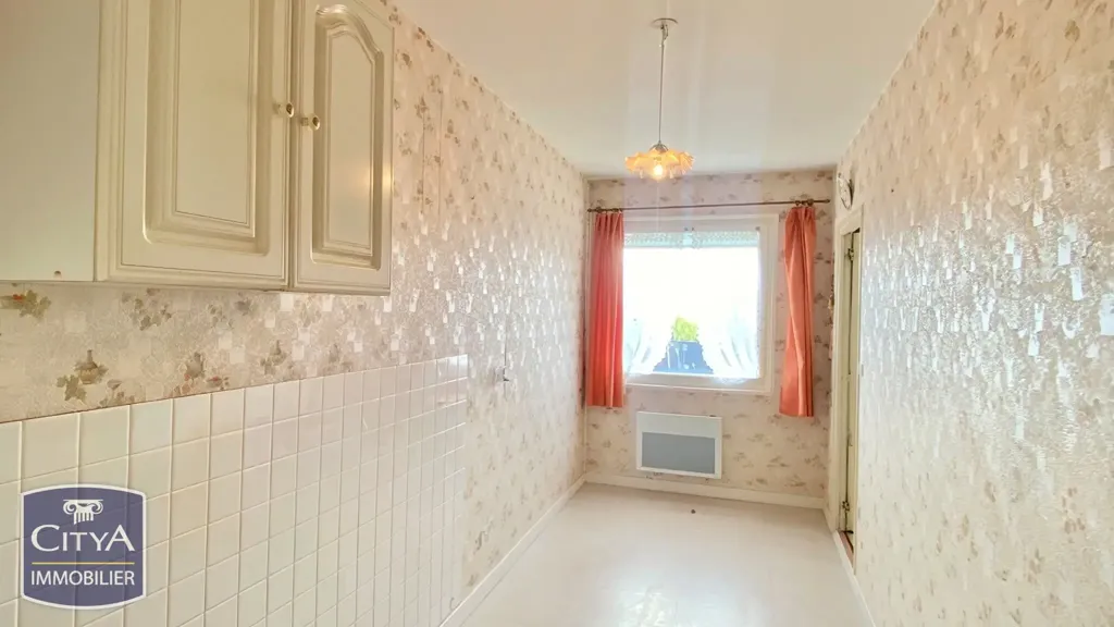 Salles de bain - Appartement 3 Pièces avec Balcon et Vue Dégagée à Alençon
