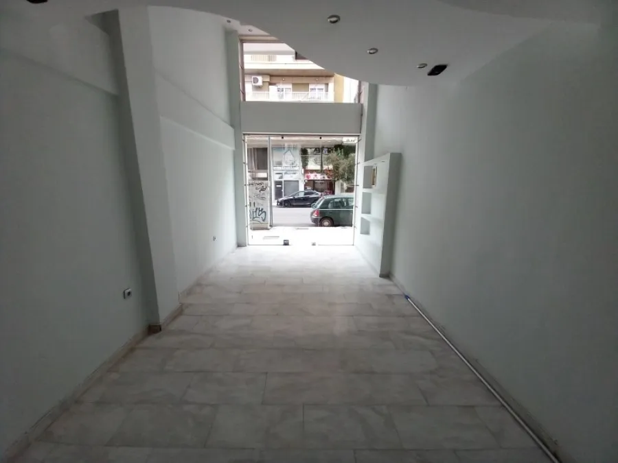 Esik - Shop with Garden in Serres Centre