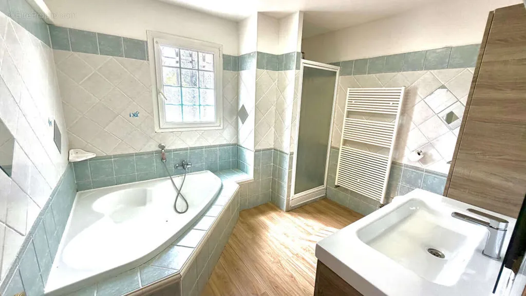 Vannitoad - Villa with Pool in Entragues-sur-la-Sorgue