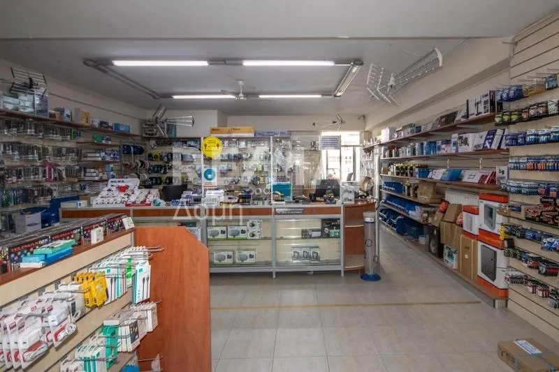 Toad - Commercial Space with Parking in Volos