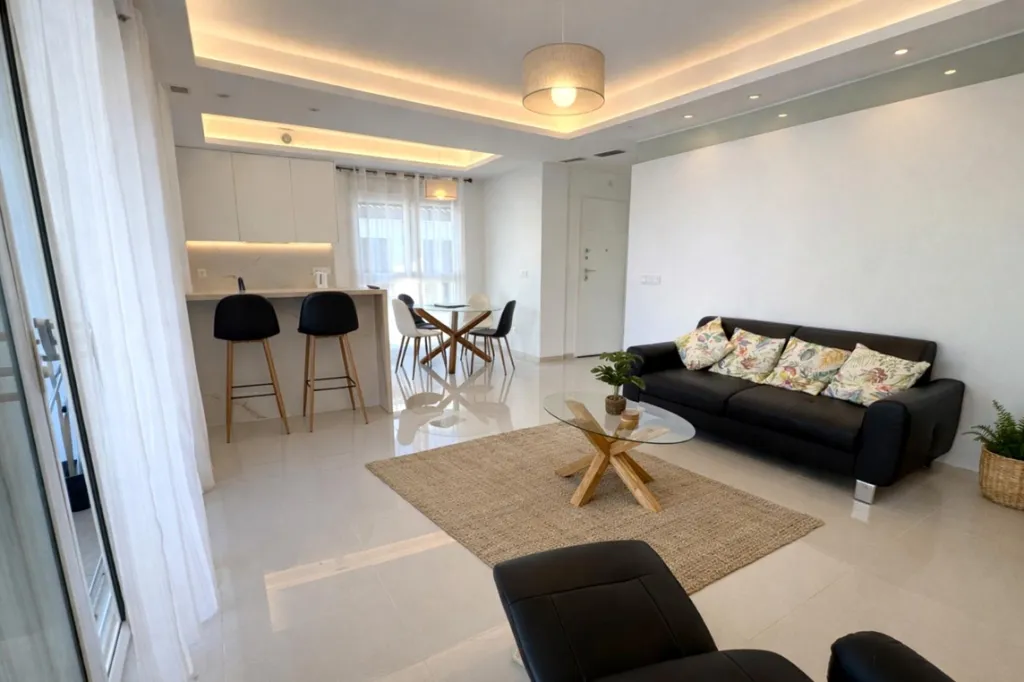 Elutuba - Modern Apartment with Rooftop Solarium in Ciudad Quesada