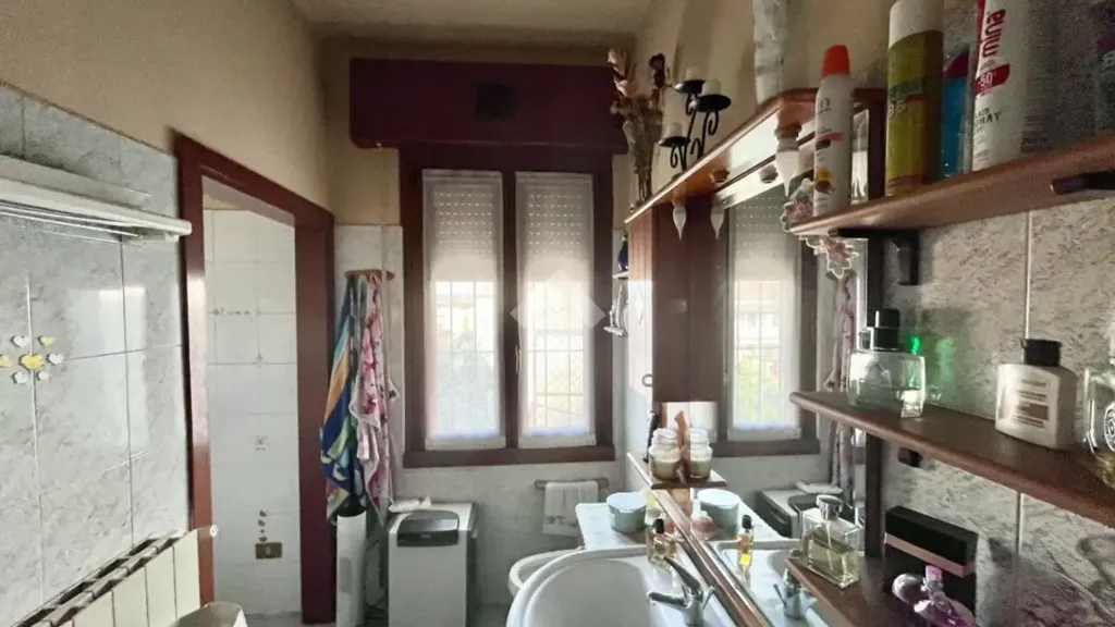 Salles de bain - Bifamiliare with Terraces in Adro