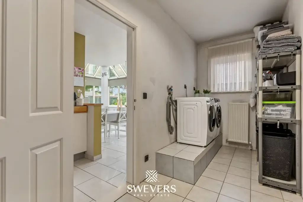 Buanderie - Maison à Deux Unités avec Terrasse à Diepenbeek
