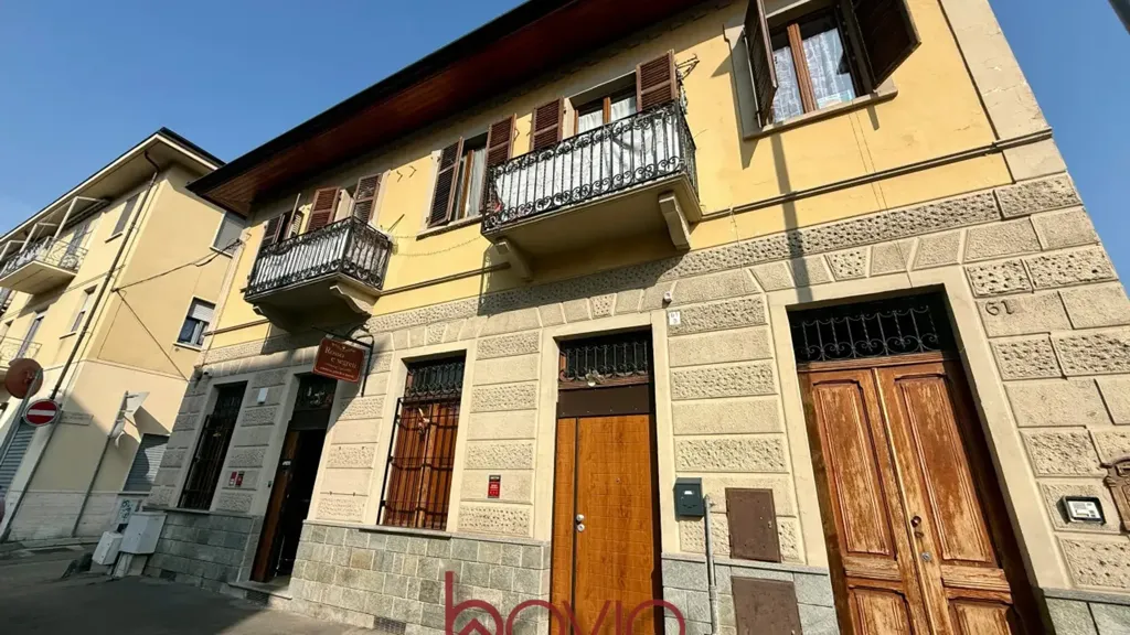 Exterior - Quadrilocale with Private Courtyard in Regio Parco, Turin