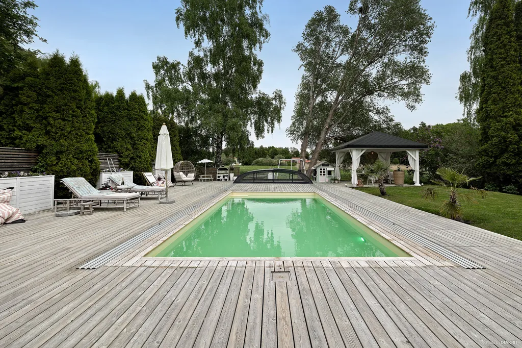 Piscine - Villa with Pool in Stenhamra