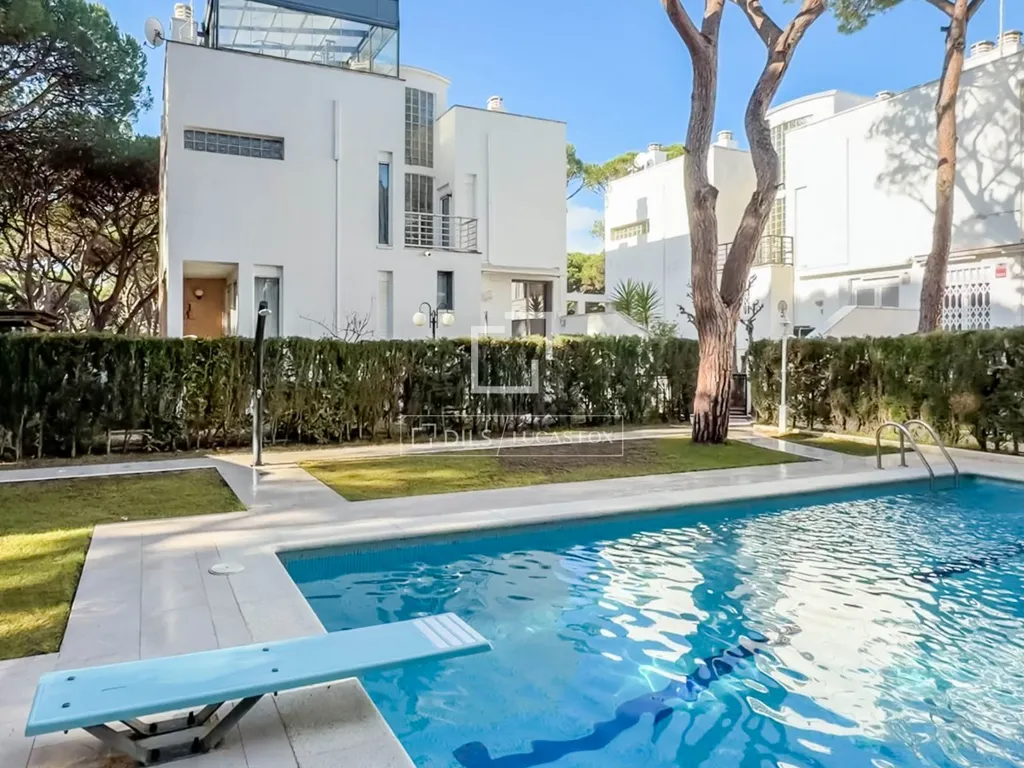 Piscina - Luxury Villa with Pool in Gavà Mar
