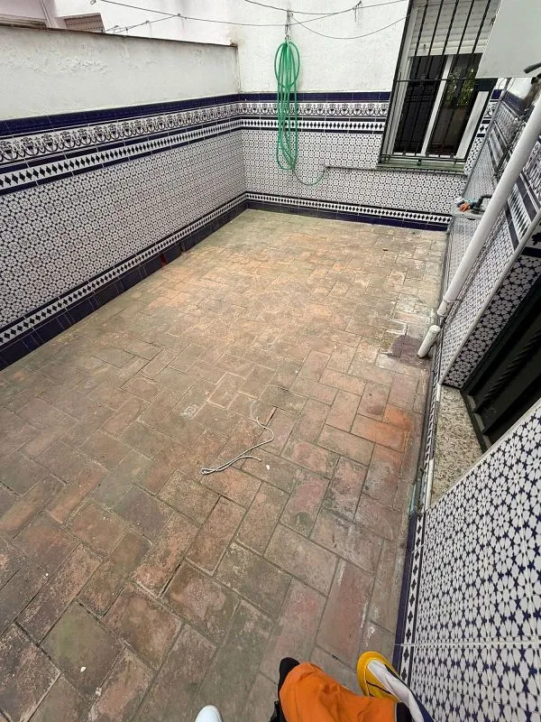 Giardino - 3-Bedroom Flat with Private Patio in Rochelambert