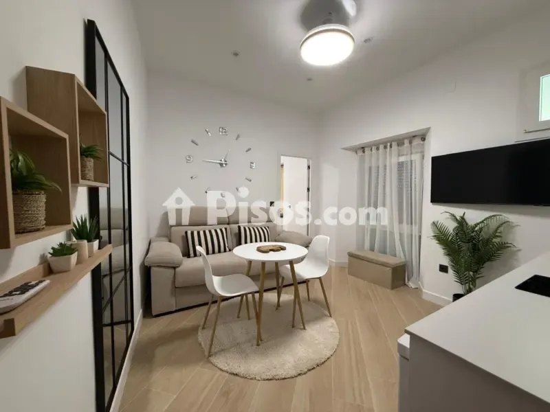 Elutuba - Modern Flat with South-Facing Windows in Sevilla