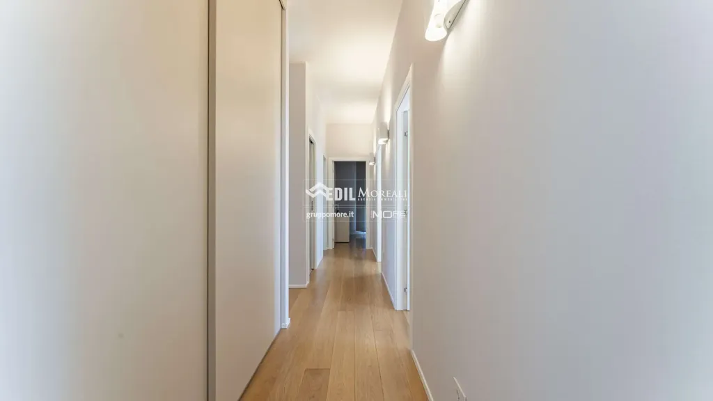 Esik - Luxury Penthouse with Loggia in Modena