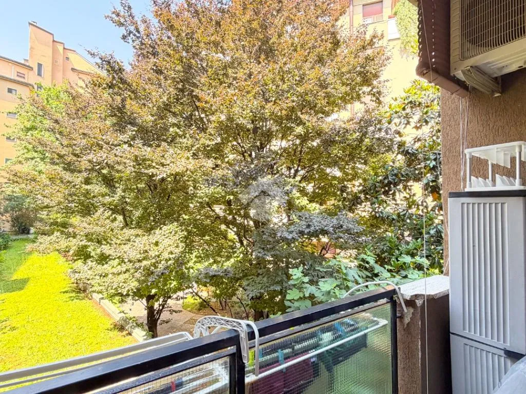 Rõdu - Elegant 2-Bedroom in Central Milan
