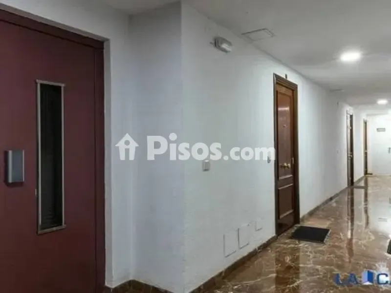 Entrée - Reformed Flat with Metro Access in Opañel