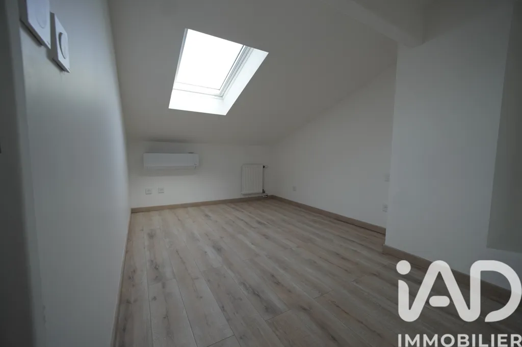 Toad - Renovated 2-Bed Flat with Mezzanine in Valence