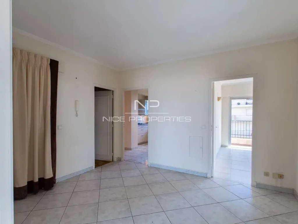 Toad - Penthouse with 380m² Terrace in Nice Cimiez